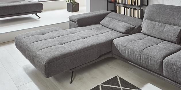 graues sofa liegefläche stoffbezug